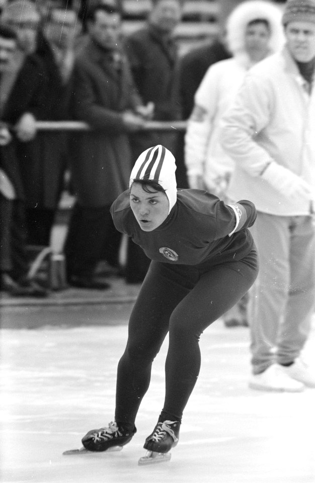 Olympische Winterspelen te Grenoble. Lasma Kauniste (Sovjet-Unie) in actie op de, Bestanddeelnr 921-0824