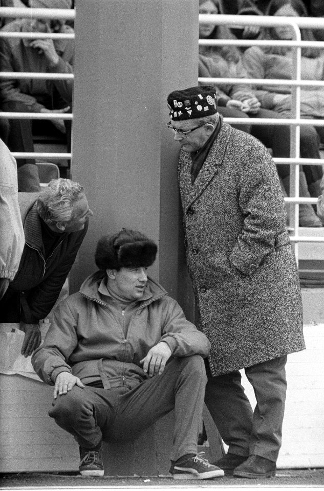 Olympische Winterspelen te Grenoble. Kees Verkerk met zijn vader na zijn rit op , Bestanddeelnr 921-0863