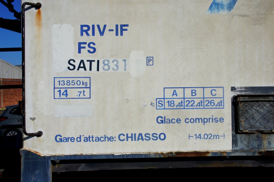 Old railroad wagon Inter Frigo (Wettsteinplatz 1, Basel) at the Oosterweelsteenweg, Port of Antwerp, pic3