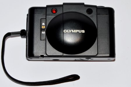 Olympus XA2 closed