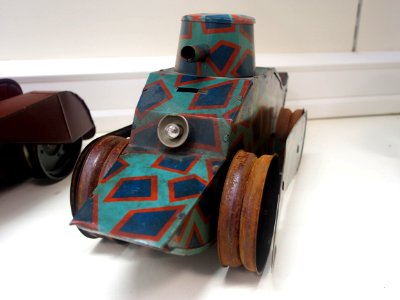 Old WWI tin toy tank, photo 4