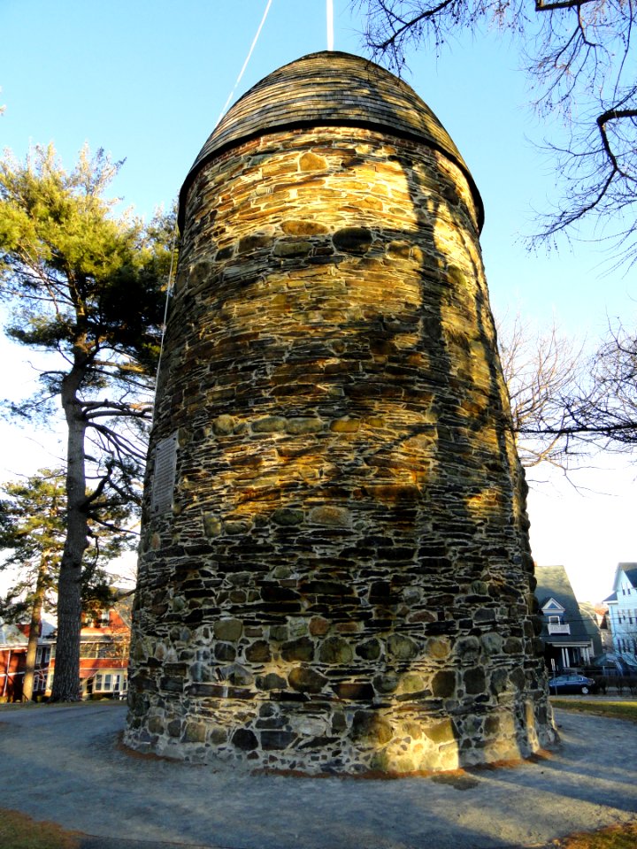 Old Powder House (Somerville, Massachusetts) - DSC04308