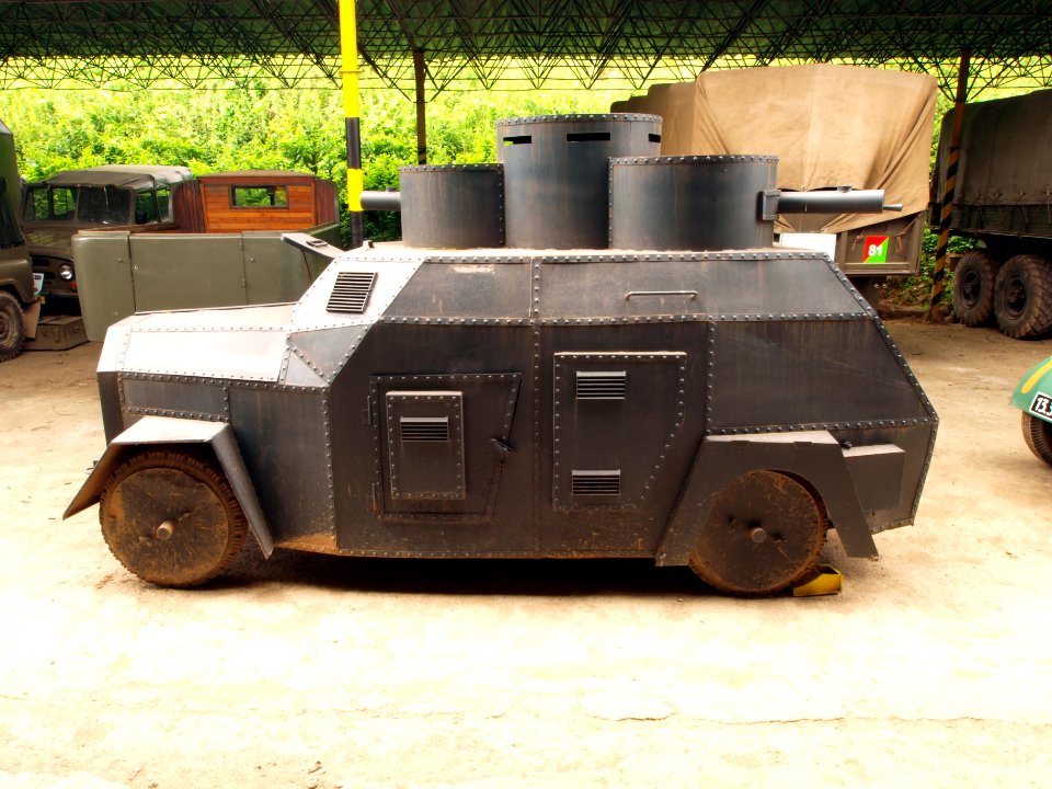 Old pre WW2 armored car pic2