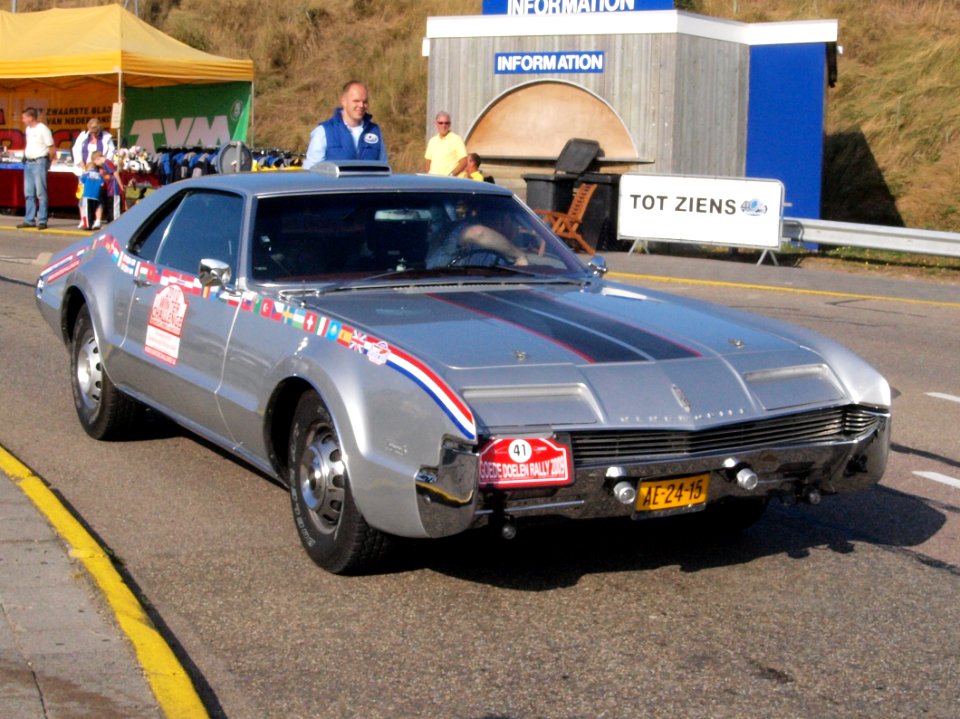 OLDSMOBILE TORNADO dutch licence registration AE-24-15 pic2