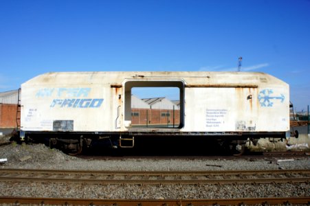 Old railroad wagon Inter Frigo (Wettsteinplatz 1, Basel) at the Oosterweelsteenweg, Port of Antwerp, pic1