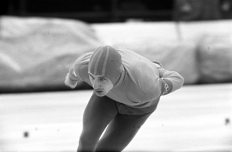 Olympische Winterspelen te Grenoble. Kees Verkerk in actie op de 5000 meter., Bestanddeelnr 921-0837