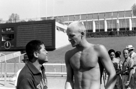 Olympische Spelen te Rome De Japanse zwemmer Katsuki Ishihara en de Amerikaan …, Bestanddeelnr 911-5384