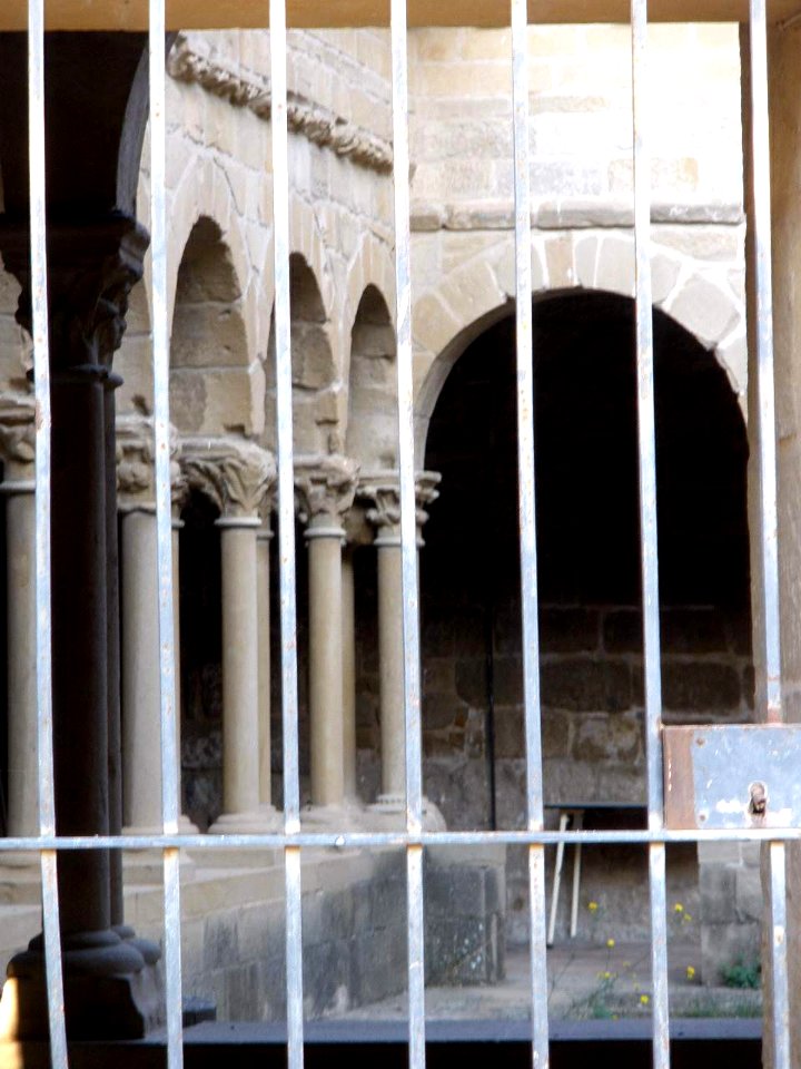Olite - Iglesia de San Pedro, claustro
