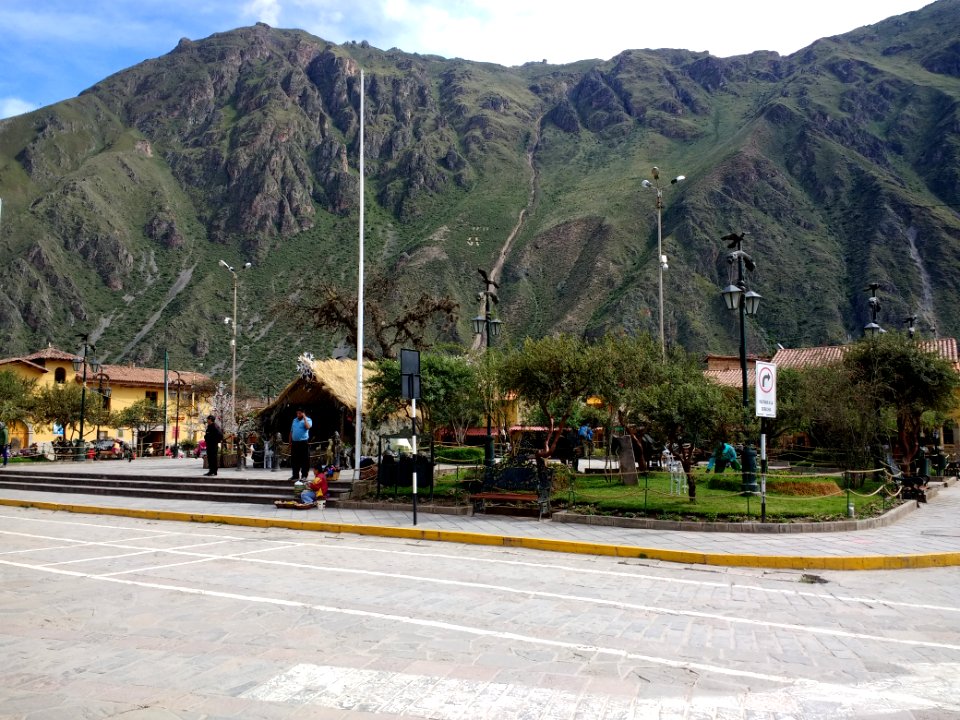 Ollantaytambo main plaza