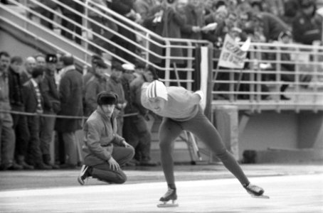 Olympische Winterspelen te Grenoble. Jan Bols in actie op de 5000 meter., Bestanddeelnr 921-0859