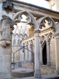 Olite - Iglesia de Santa María la Real, atrio 5