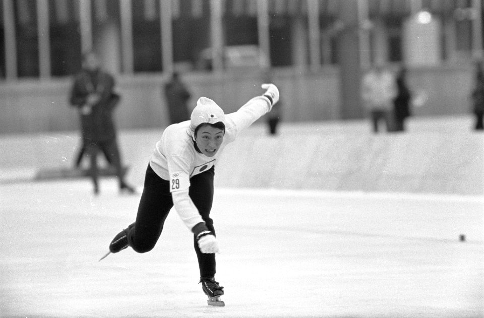Olympische Winterspelen te Grenoble. De Japanse schaatster Jitsuko Saito in acti, Bestanddeelnr 921-0672