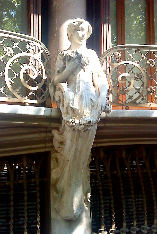 Olot Casa Sola Morales 05