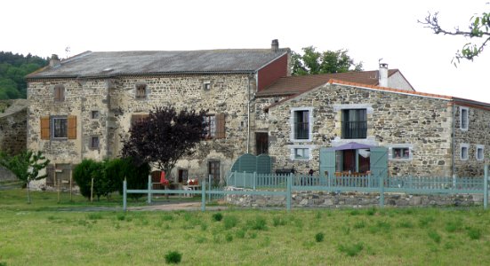 Olloix Bâtisse ancienne2