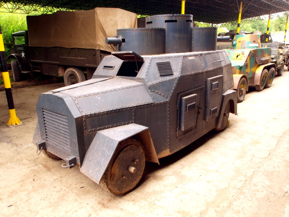 Old pre WW2 armored car pic3