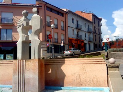 Olot Monument A La Catalunya Millenaria 01 photo