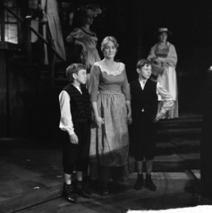 Oliver in Nederland Huishoudster met kinderen, Bestanddeelnr 915-5830
