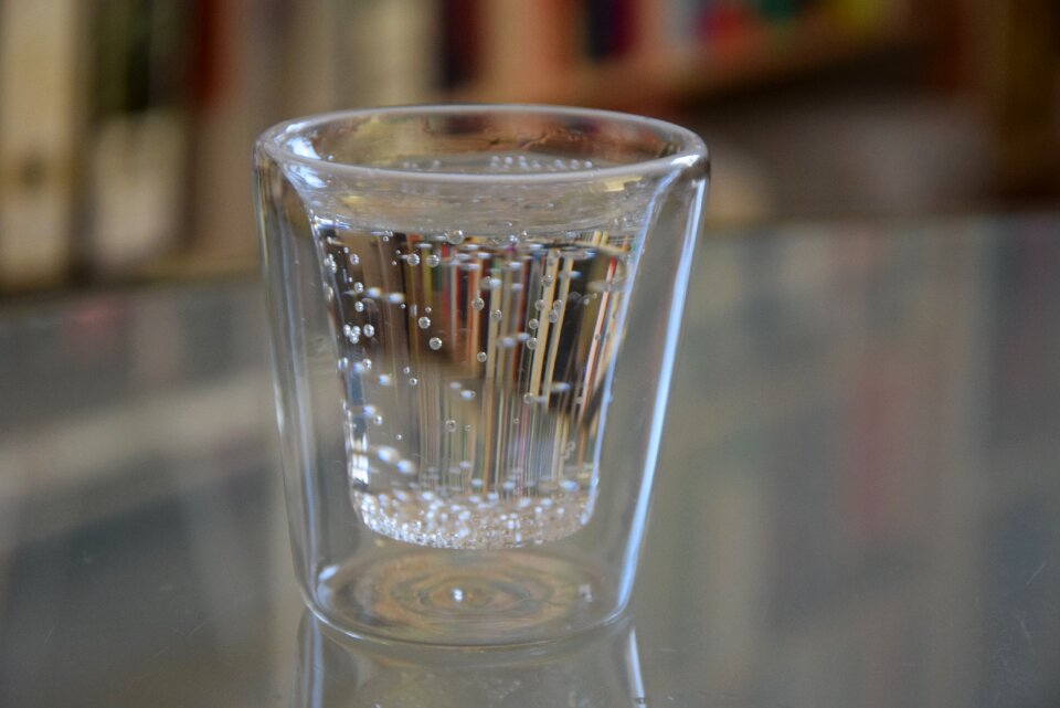 Mirroring water bubbles clear