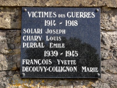 Ollières (Spincourt, Meuse) plaque monument aux morts sur le mur du cimetière