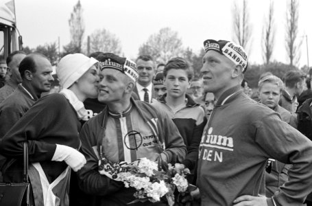 Olympiatour Belg Hesseldonckx over finish Van Geut en Janssen in stevige vechtpa, Bestanddeelnr 913-9716