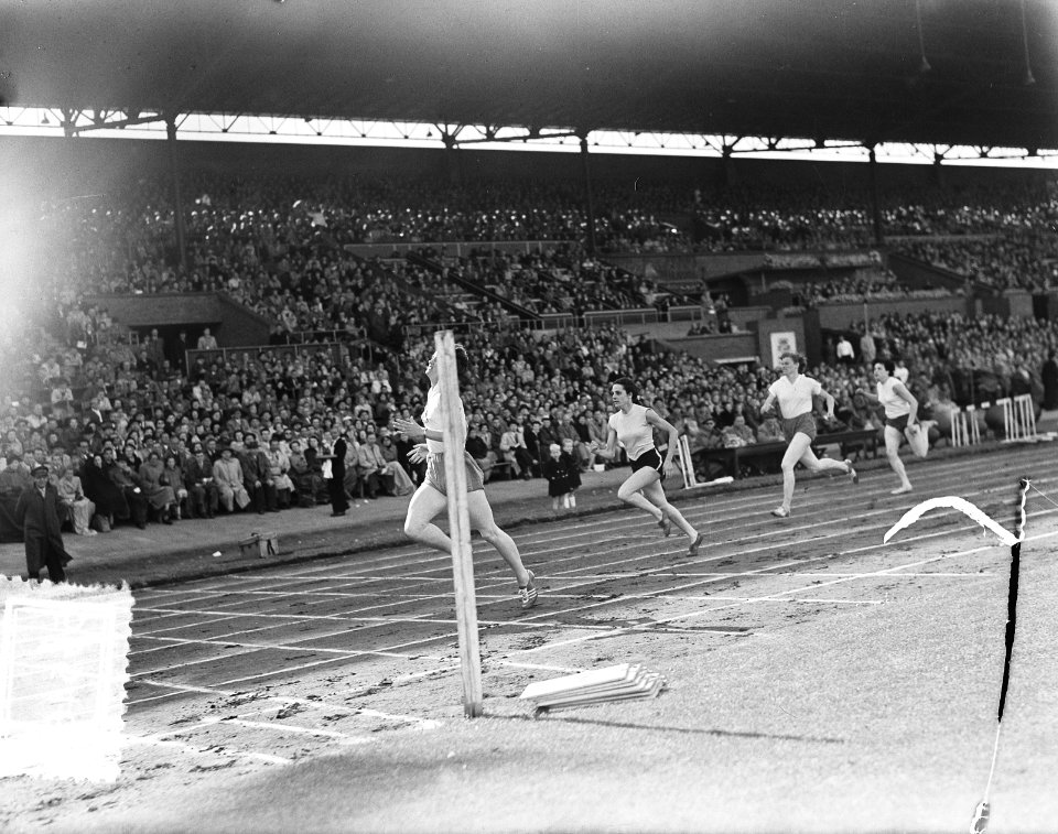 Olympische dag Amsterdam 100 en 200m dames, Bestanddeelnr 905-7546