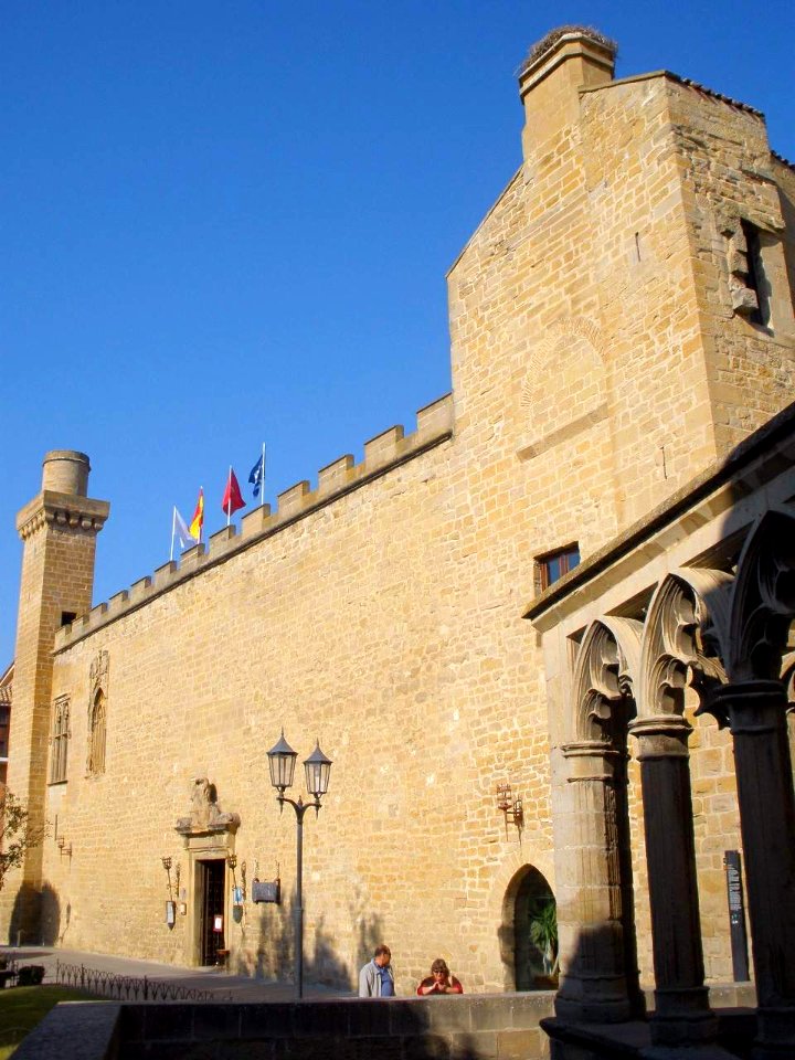 Olite - Castillo Viejo-Parador Nacional Principe de Viana 11