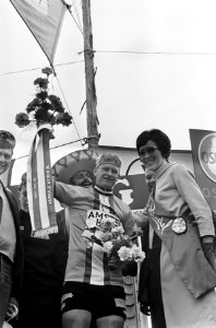 Olympiatoer 1965, Harry Steevens won etappe, hier tijdens huldiging in Veldhoven, Bestanddeelnr 917-8198