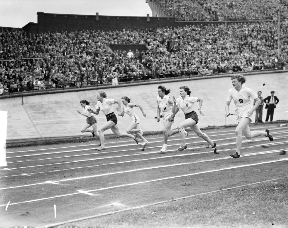 Olympisch dag in Amsterdam atletiek. 100 m dames, Bestanddeelnr 903-4513