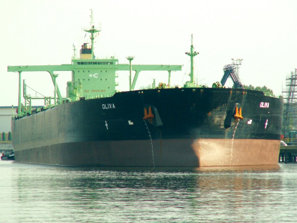 Oliva, IMO 9196606 p1 at the '5e Petroleumhaven', Port of Rotterdam, Holland 04-Jul-2006