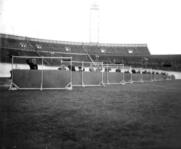 Olympisch Stadion. Repetitie Dag van de Jeugd. Weefgetouwen, Bestanddeelnr 902-8356