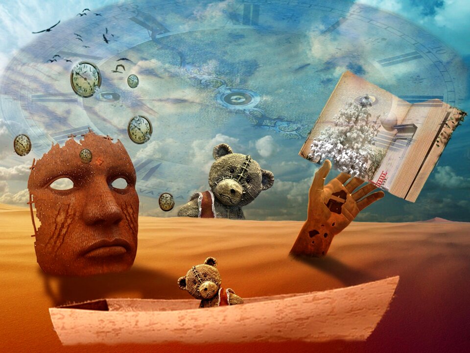 Mask ted sand clock face