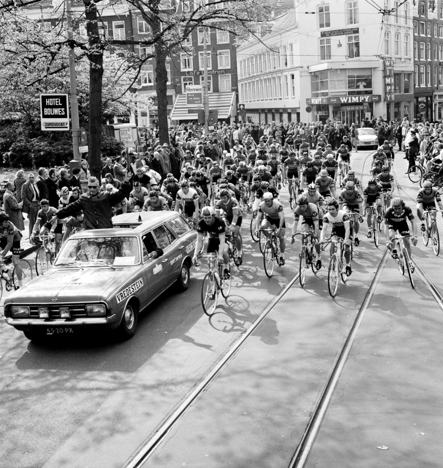 Olympias Tour in Amsterdam van start, Bestanddeelnr 927-1488