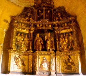 Olleros de Pisuerga - Ermita rupestre de San Justo y San Pastor, interior 06