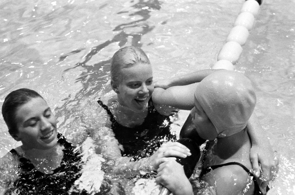 Olympische Spelen te Rome, vlnr Ria van Velzen , Burke en Tanaka, Bestanddeelnr 911-5836