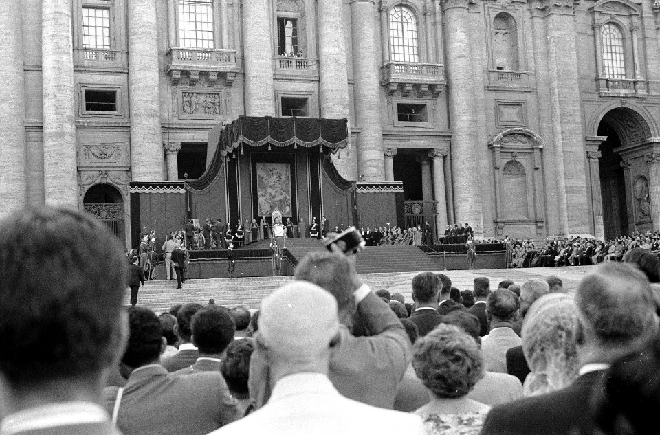 Olympische Spelen te Rome, Paus Johannes XXIII zegent de deelnemers aan de Spele, Bestanddeelnr 911-5385