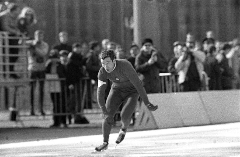 Olympische Winterspelen te Grenoble. Terry McDermott (Verenigde Staten) in actie, Bestanddeelnr 921-0832