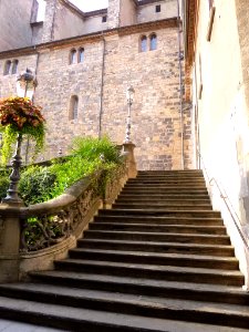 Olot - Iglesia de Sant Esteve 5 photo