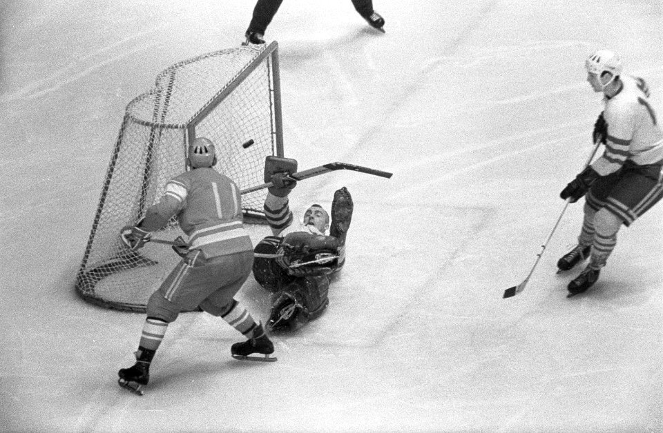 Olympische Spelen Grenoble, ijshockey Rusland tegen Zweden 3-2, Firsov (Rusland), Bestanddeelnr 921-0881