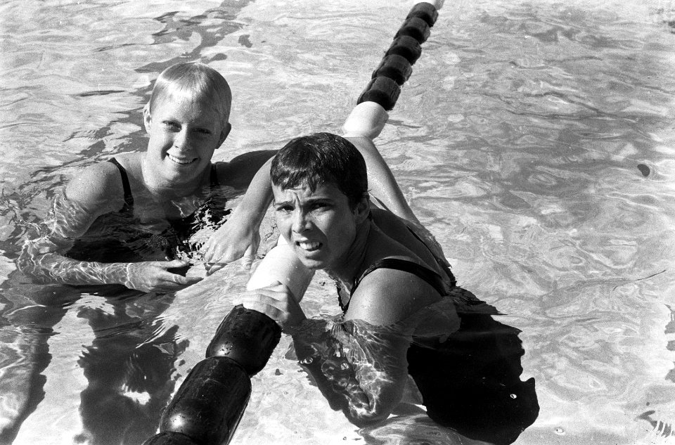 Olympische Spelen te Rome, Chris von Saltza (l, USA) vestigt nieuwe Olympisch re, Bestanddeelnr 911-5417