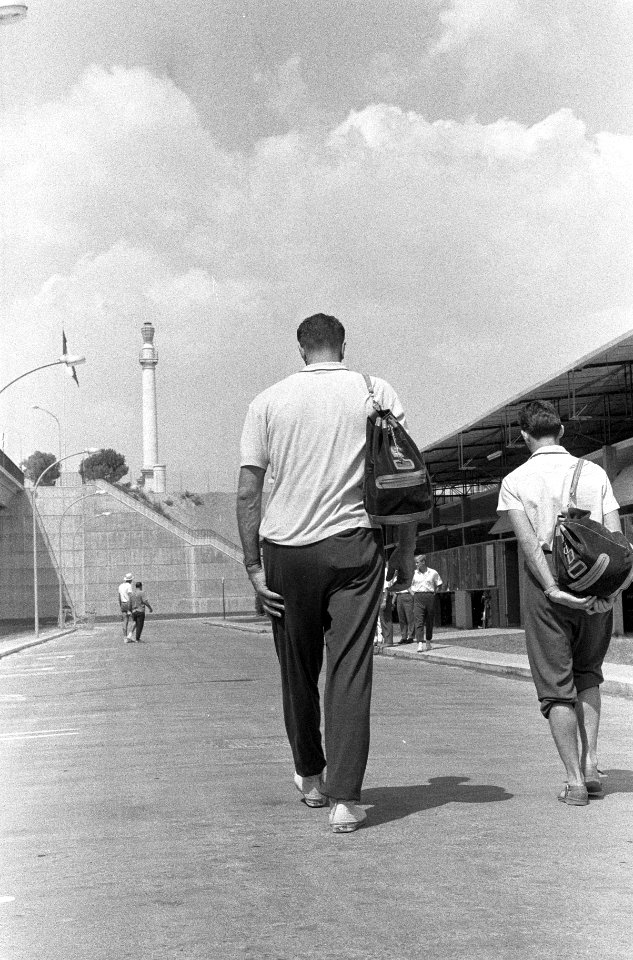 Olympische Spelen te Rome, Russische basketbalspeler Janis Krumins langste man v, Bestanddeelnr 911-5223