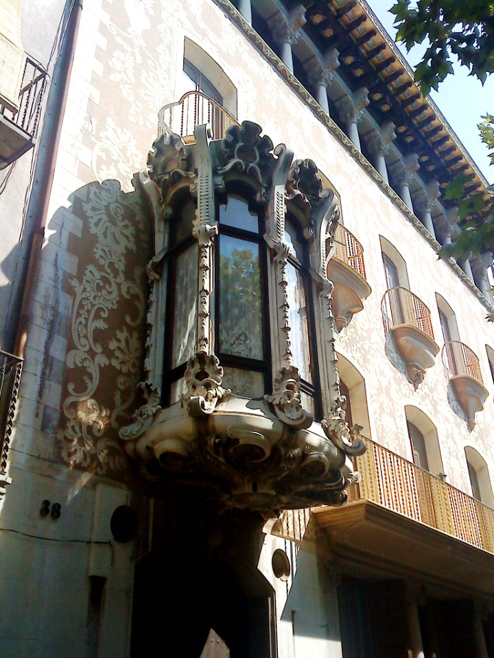 Olot Casa Sola Morales 01