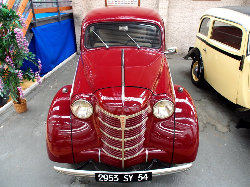 Old red Opel Kadett pic4