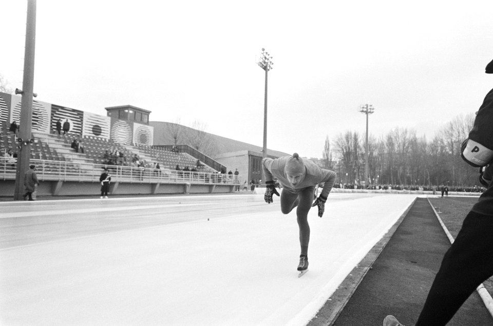 Olympische Spelen Grenoble, nummer 10 Verkerk als kunstrijder, Bestanddeelnr 921-0905