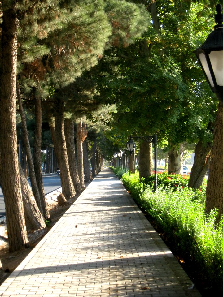 Omar Khayyam boulevard barier sidewalk - Nishapur 06