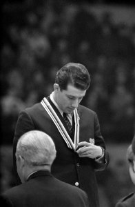 Olympische Winterspelen te Grenoble. Winnaar op de 1500 meter, Kees Verkerk, met, Bestanddeelnr 921-0854