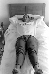Olympische Spelen te Rome, Henk Visser in zijn kamer, Bestanddeelnr 911-5256