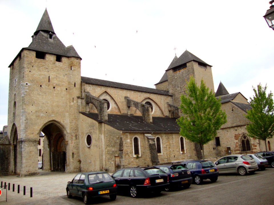 Oloron-Sainte-Marie (Pyr-Atl) vue latérale Cathedrale-Ste Marie