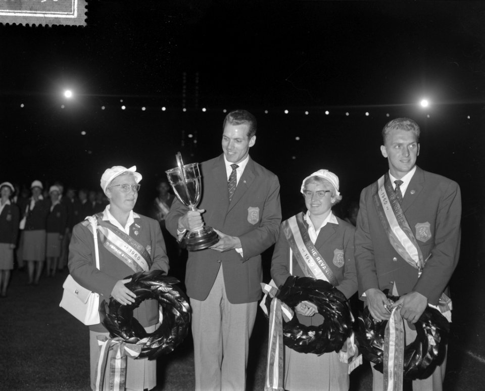Olympische revanches in stadion Amsterdam, huldiging medaillewinnaars van Rome, , Bestanddeelnr 911-6050