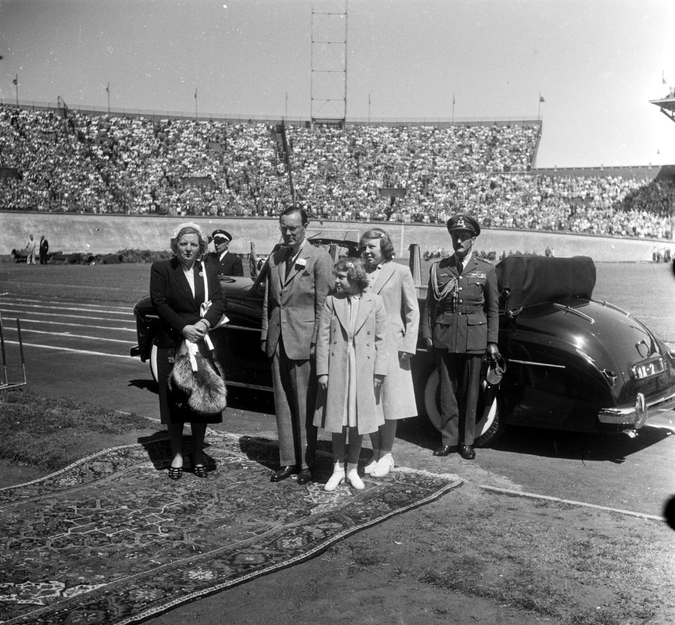 Olympische dag in stadion. Koninklijke familie, Bestanddeelnr 905-1267