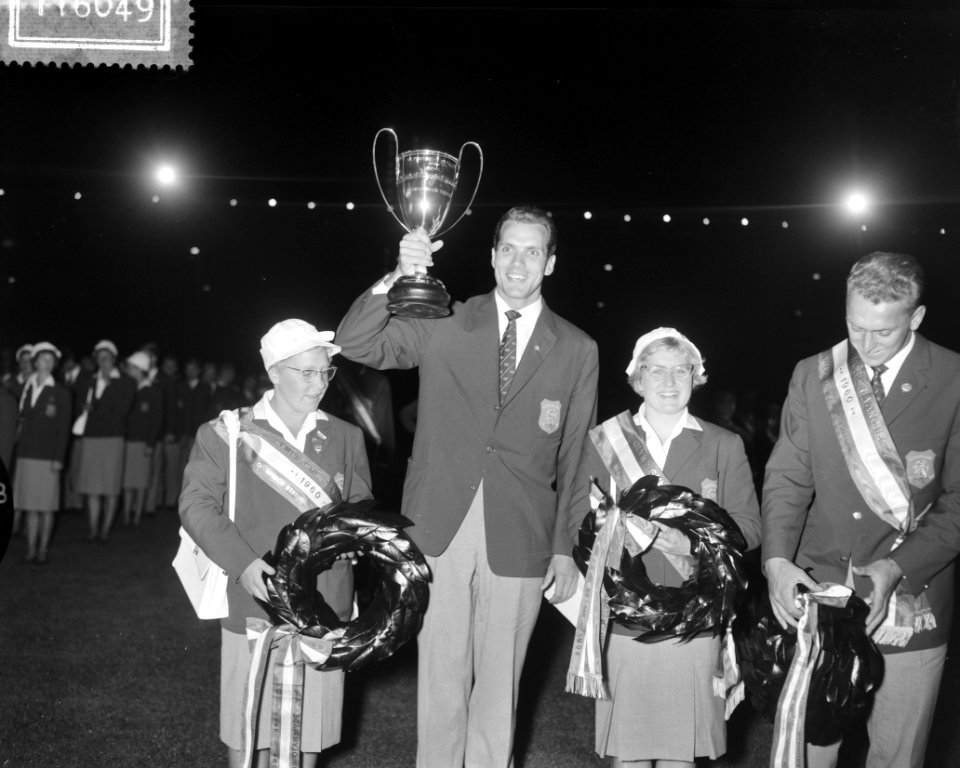 Olympische revanches in stadion Amsterdam, huldiging medaillewinnaars van Rome, , Bestanddeelnr 911-6049